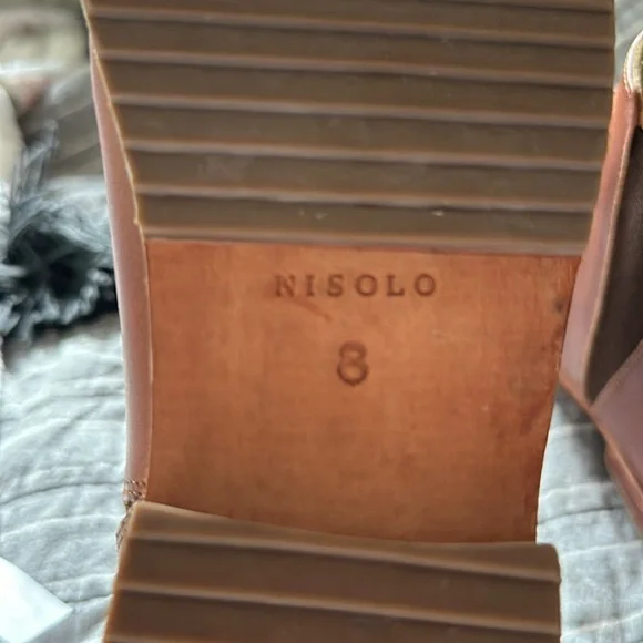 Nisolo Eva Everyday Chelsea Boot - Picture 4 of 4